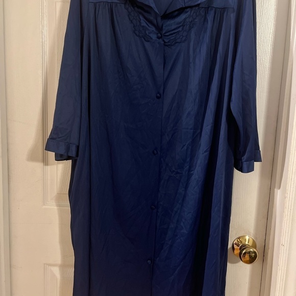 Size large, vintage, blue, vanity fair nightgown - Picture 2 of 4